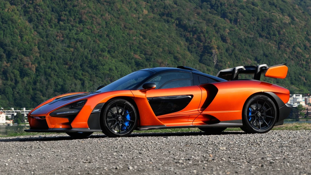 2019 McLaren Senna - Image 11 of 31