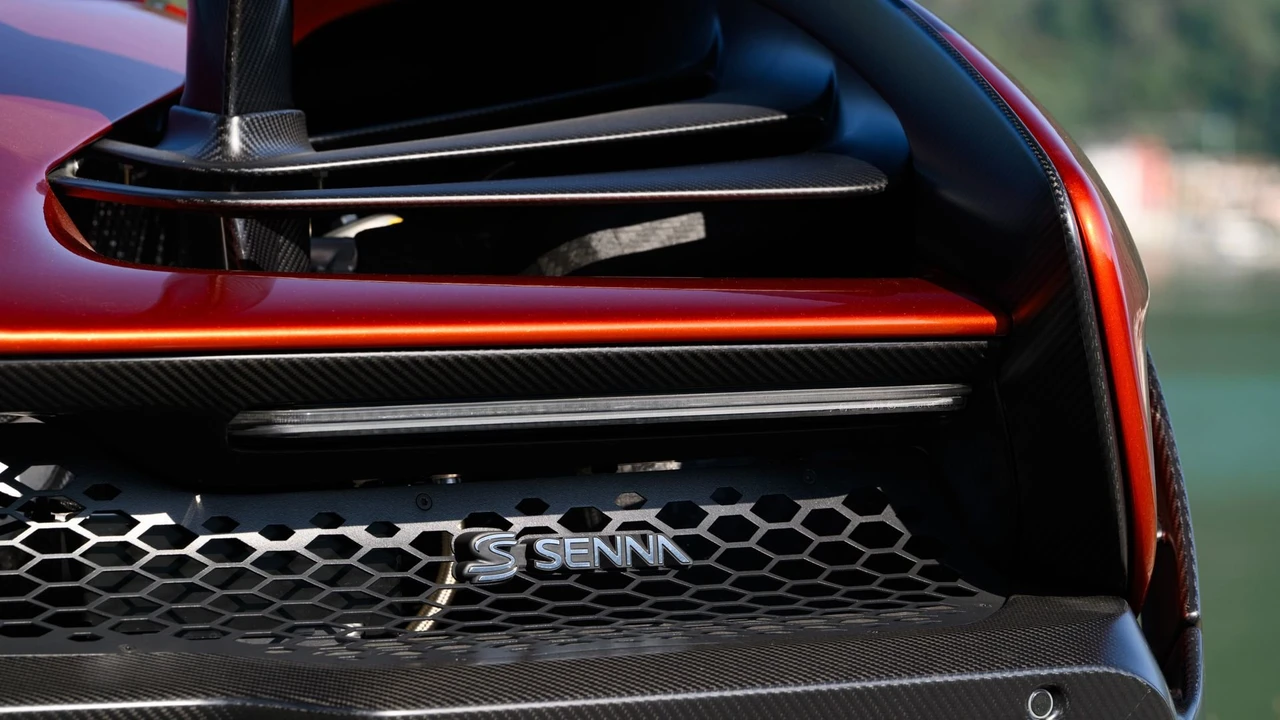 2019 McLaren Senna - Image 14 of 31
