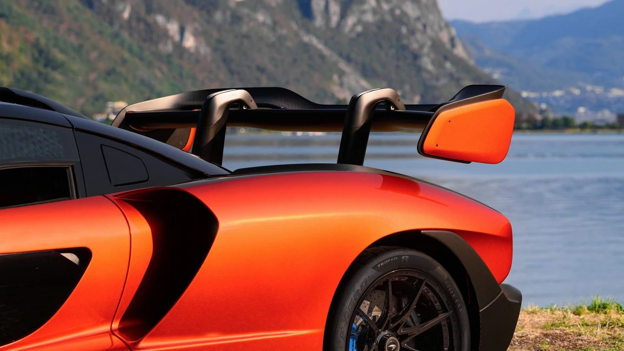 2019 McLaren Senna - Image 17 of 31