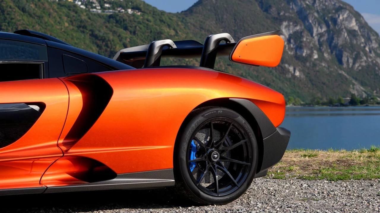 2019 McLaren Senna - Image 13 of 31