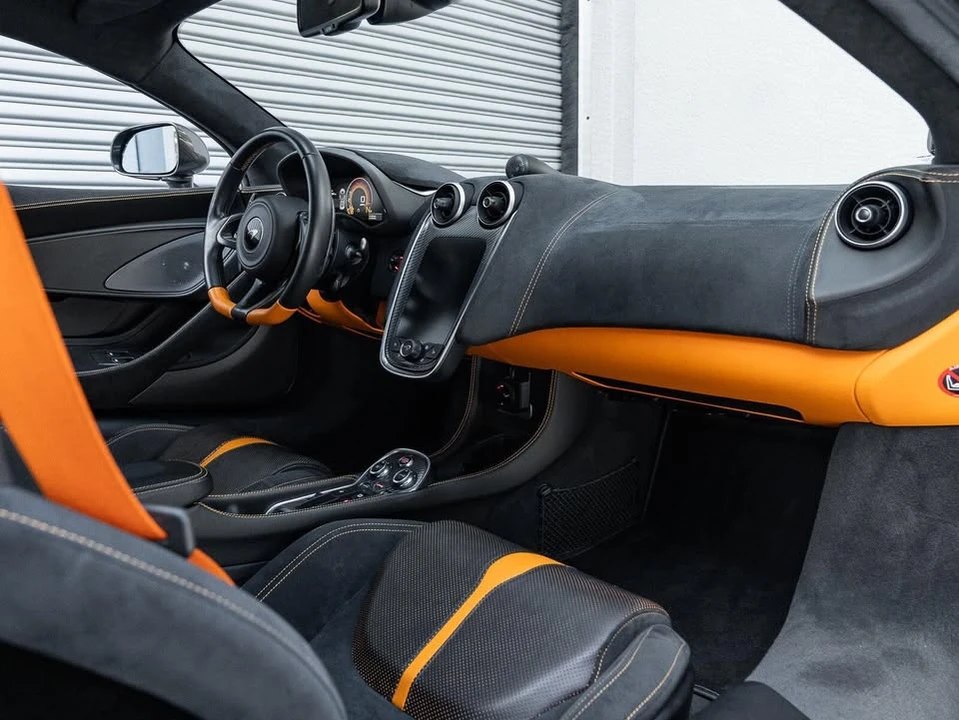 2019 McLaren 570GT - Image 8 of 20
