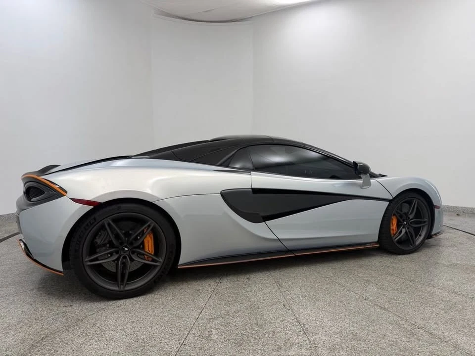2019 McLaren 570S - Image 10 of 15