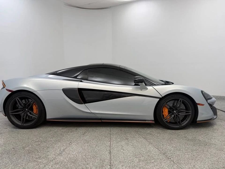 2019 McLaren 570S - Image 11 of 15