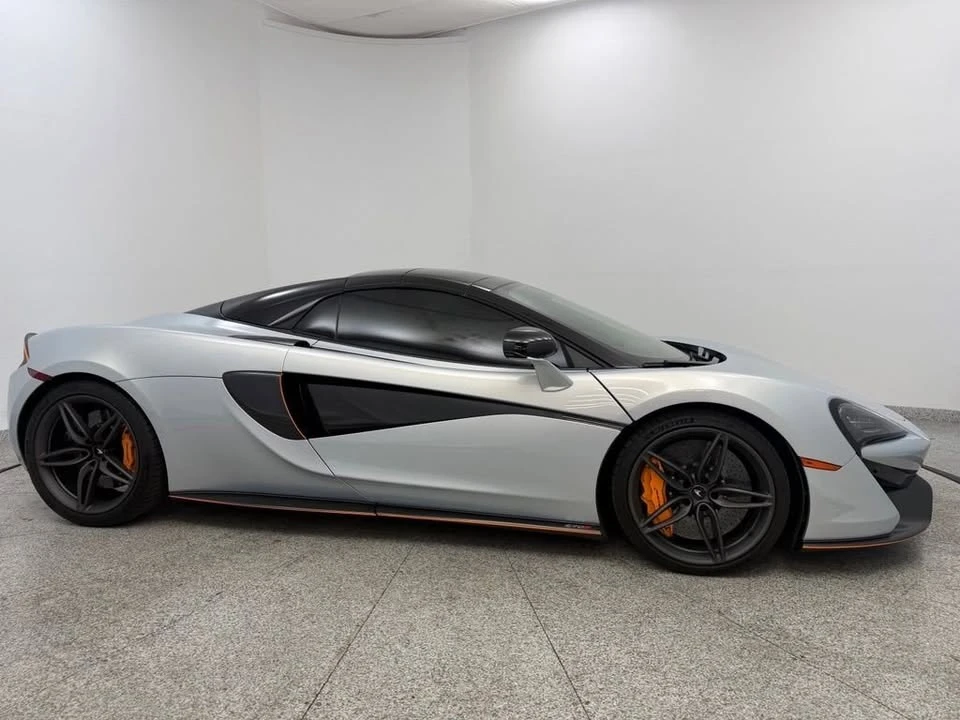 2019 McLaren 570S - Image 8 of 15