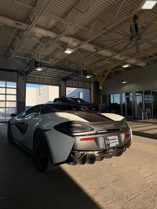 2019 McLaren 570S - Image 2 of 5