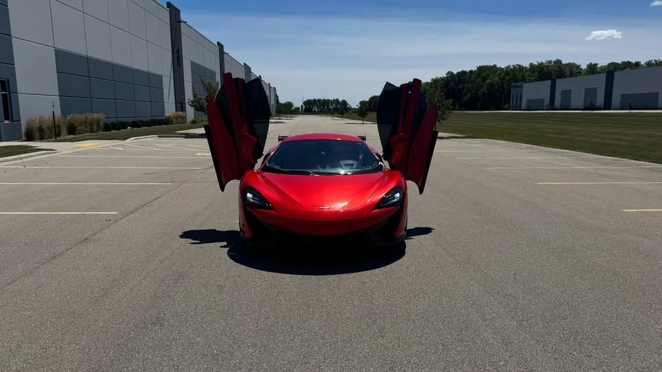 2019 McLaren 570S - Image 2 of 20