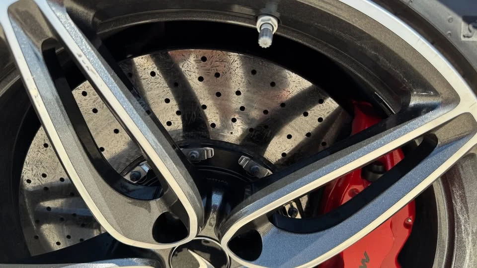 2019 McLaren 570S - Image 15 of 20