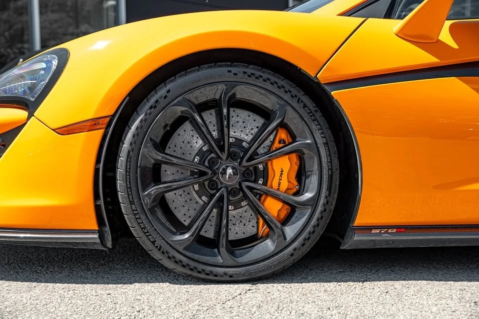 2019 McLaren 570S - Image 8 of 20