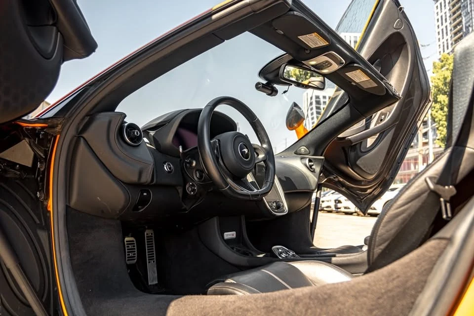 2019 McLaren 570S - Image 16 of 20