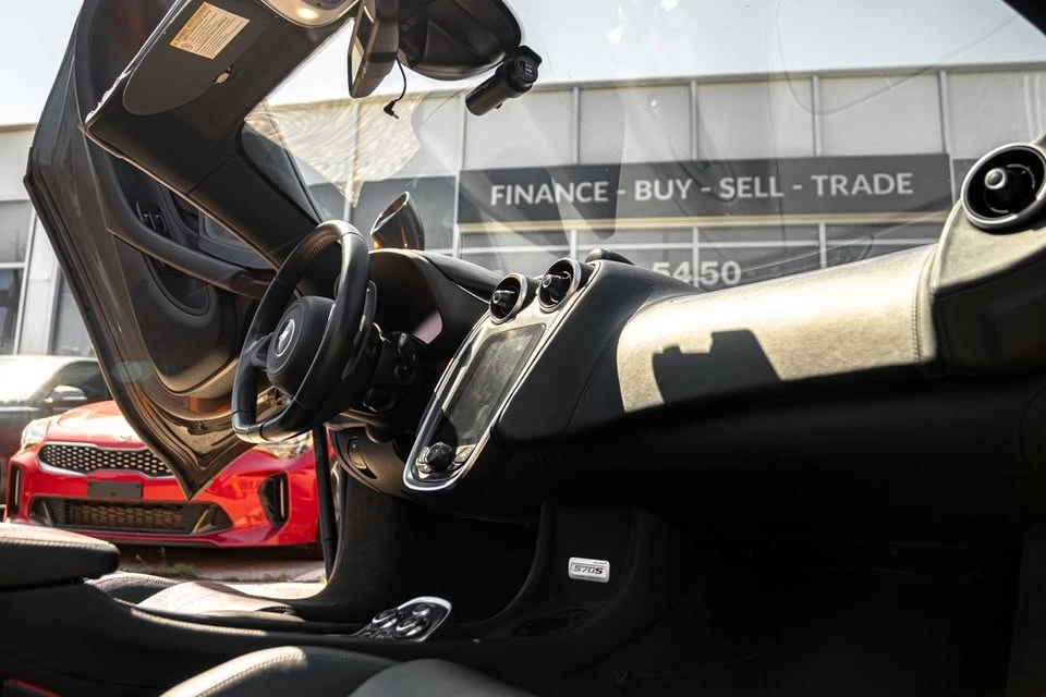 2019 McLaren 570S - Image 14 of 20