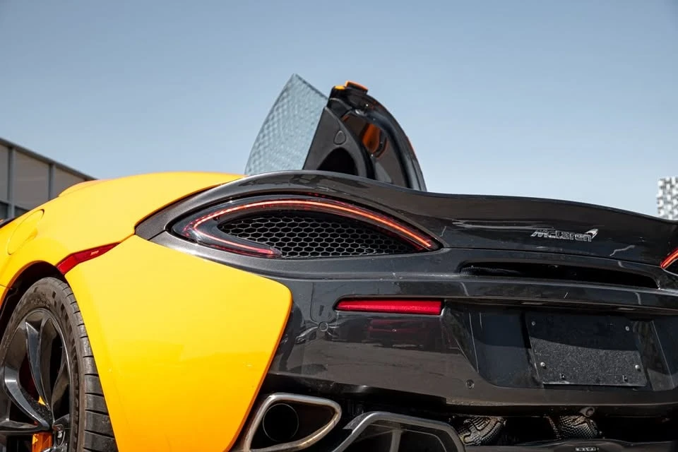 2019 McLaren 570S - Image 13 of 20