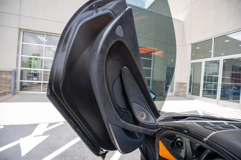 2019 McLaren 570S Spider - Image 8 of 19