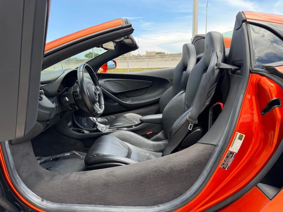2019 McLaren 570S Spider - Image 14 of 20