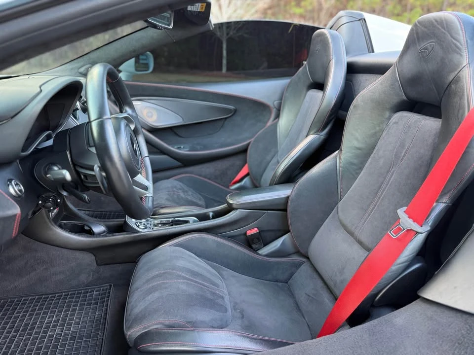 2019 McLaren 570S - Image 9 of 18