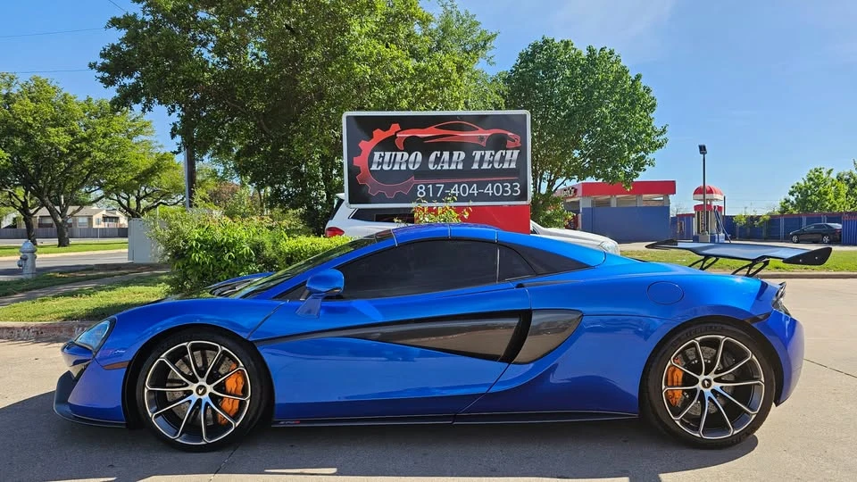 2019 McLaren 570S - Image 2 of 19