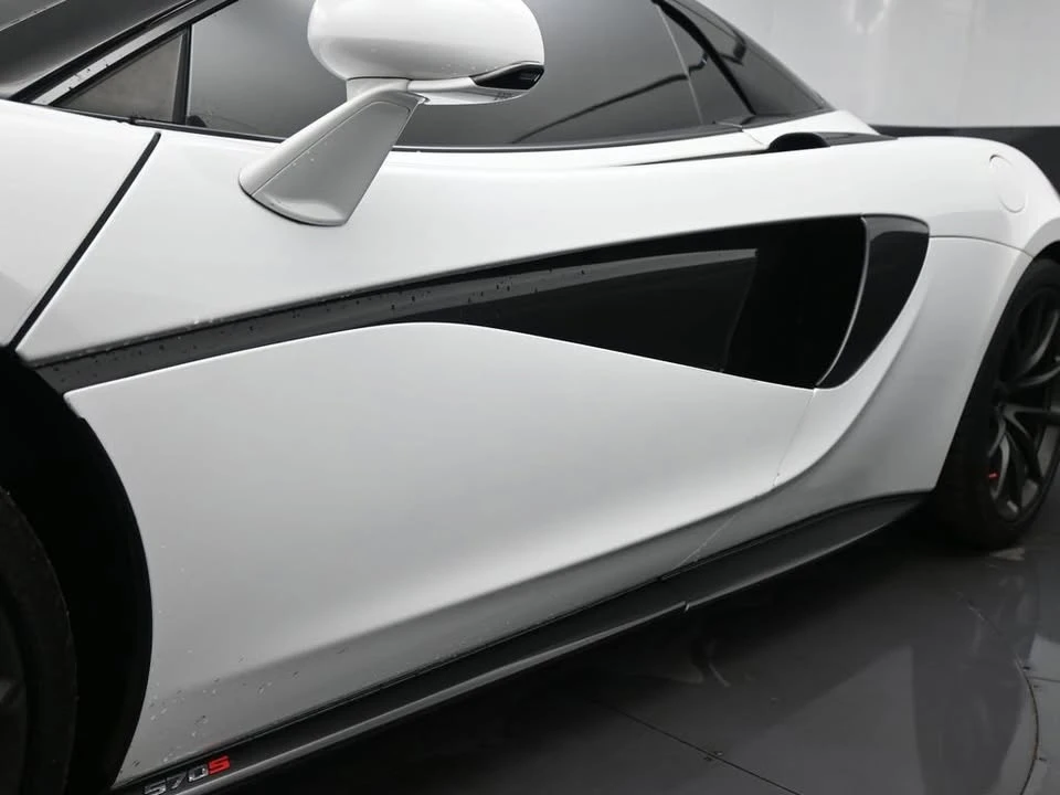 2019 McLaren 570S - Image 7 of 16