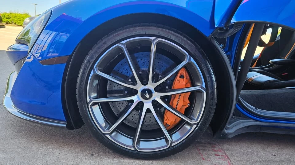 2019 McLaren 570S - Image 14 of 20