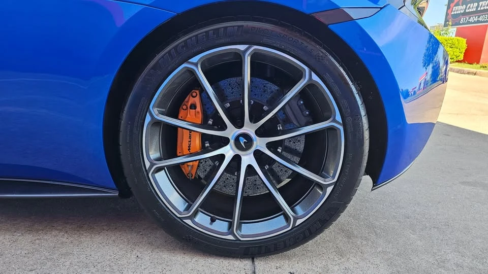 2019 McLaren 570S - Image 15 of 20