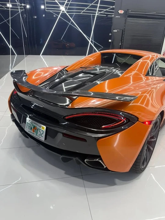2019 McLaren 570S - Image 15 of 17