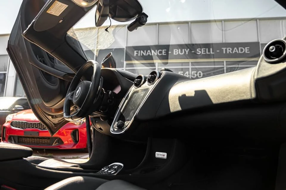 2019 McLaren 570S - Image 18 of 20