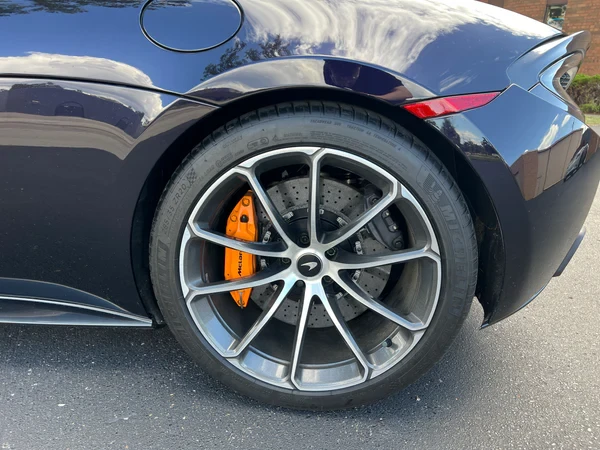 2019 McLaren 570S - Image 10 of 20