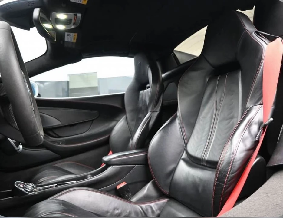 2019 McLaren 570S - Image 2 of 3