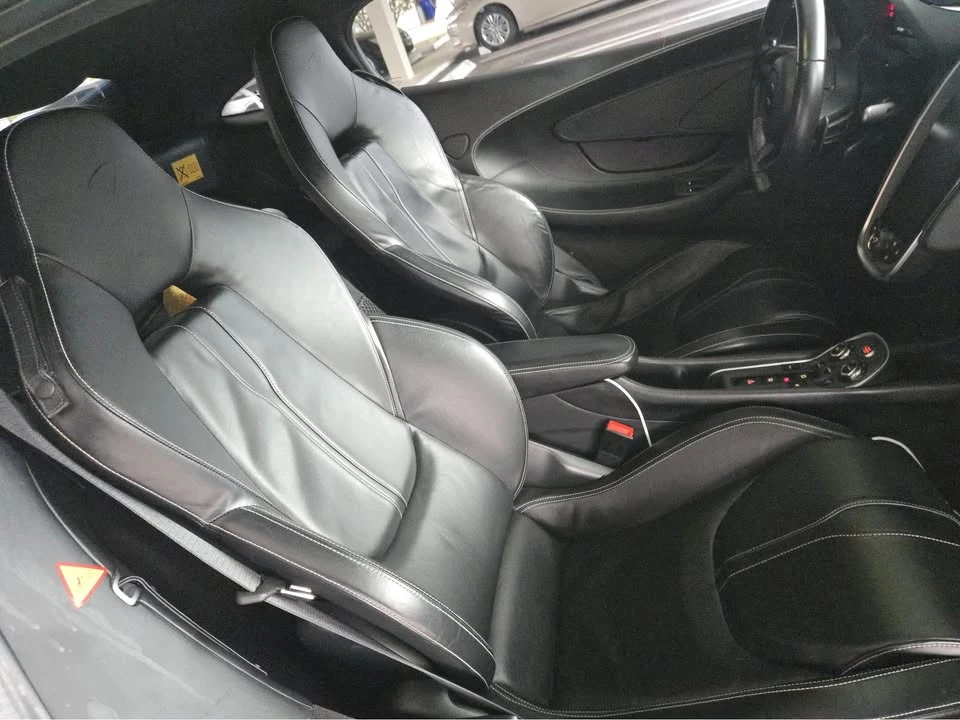2019 McLaren 570S - Image 4 of 6