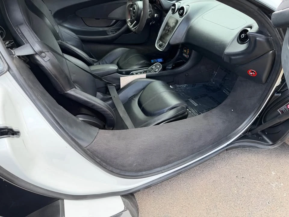 2019 McLaren 570S - Image 6 of 10