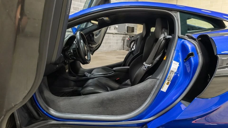 2019 McLaren 570S - Image 14 of 20