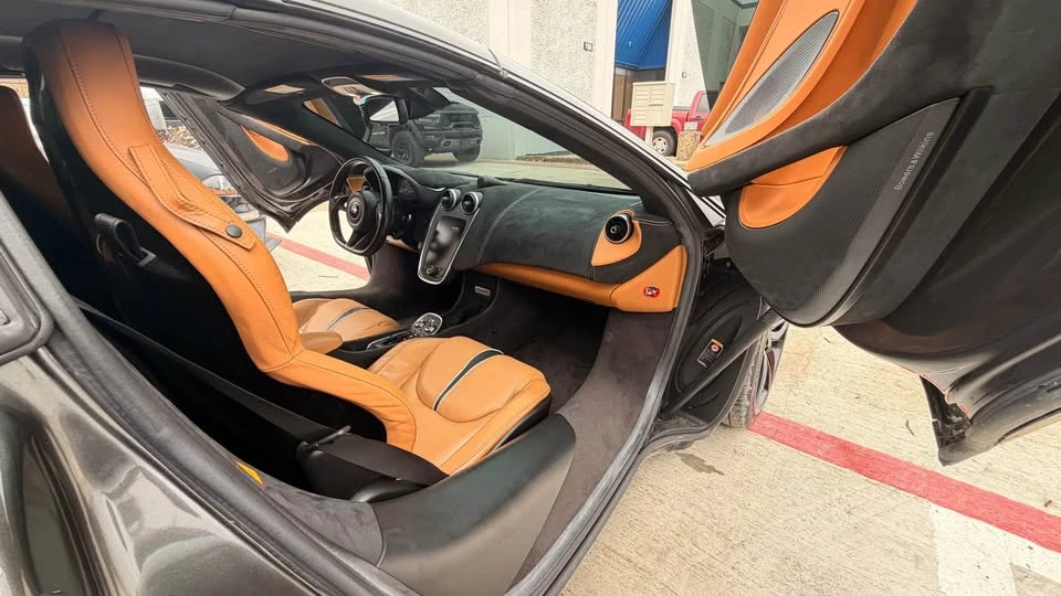2019 McLaren 570S Spider - Image 16 of 18