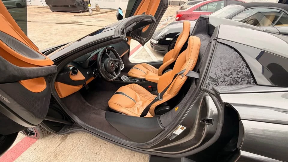 2019 McLaren 570S Spider - Image 17 of 18