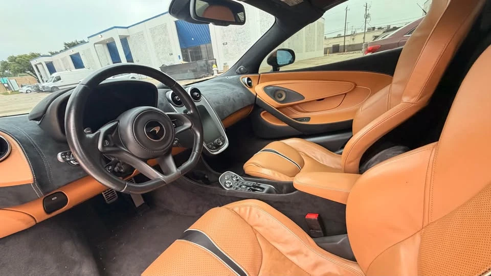 2019 McLaren 570S Spider - Image 11 of 18