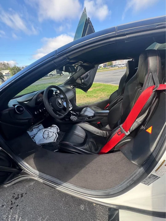 2019 McLaren 570S Spider - Image 10 of 12