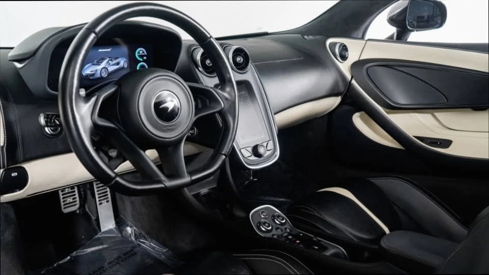 2019 McLaren 570S Spider - Image 2 of 18