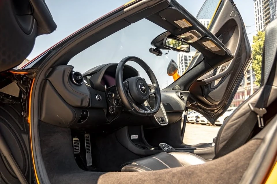 2019 McLaren 570S Spider - Image 16 of 20