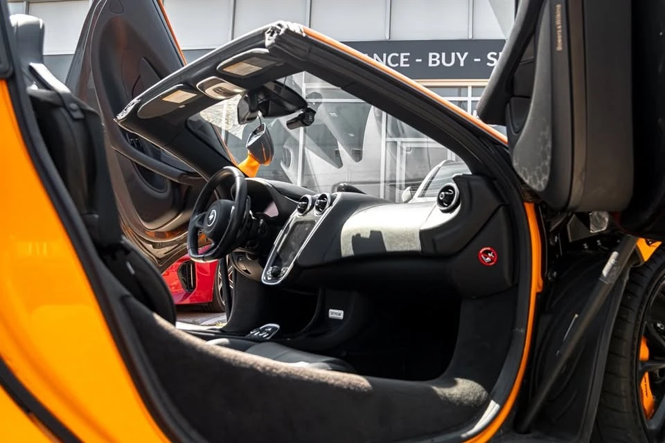 2019 McLaren 570S Spider - Image 15 of 20