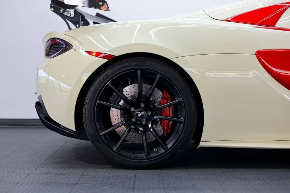 2019 McLaren 570S Spider - Image 10 of 20