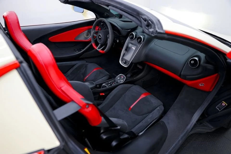 2019 McLaren 570S Spider - Image 11 of 20