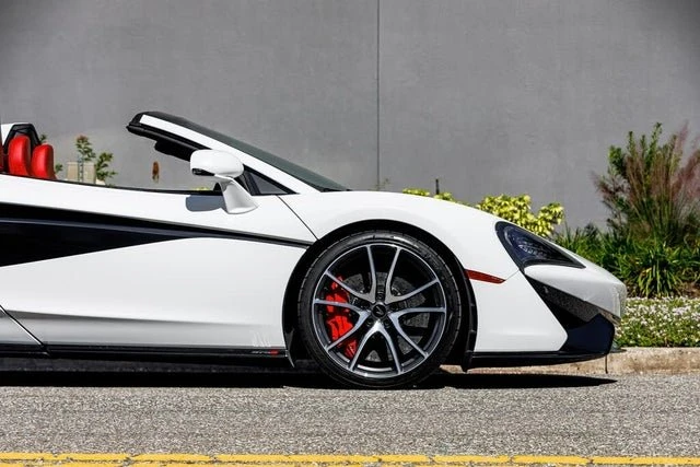 2019 McLaren 570S Spider - Image 10 of 20