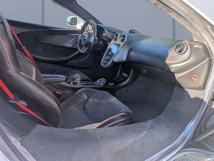 2019 McLaren 570S Spider - Image 8 of 12