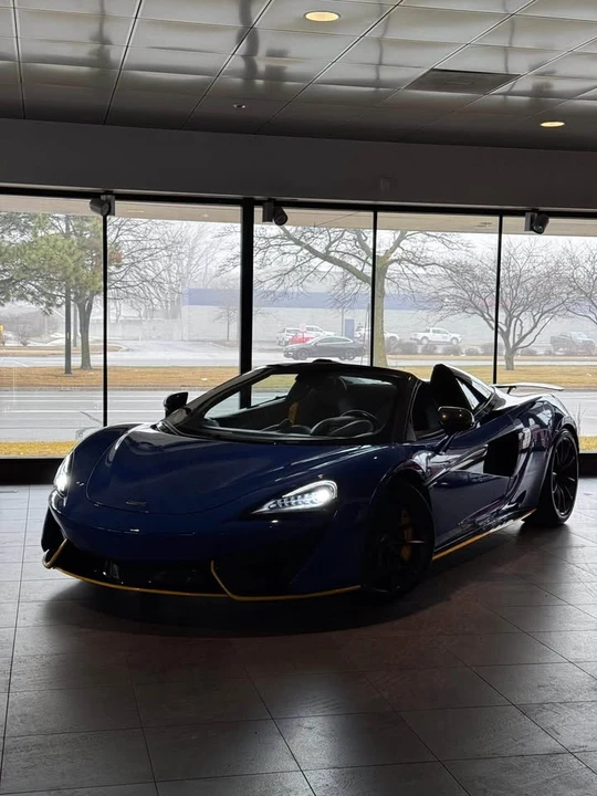 2019 McLaren 570S Spider - Image 2 of 18