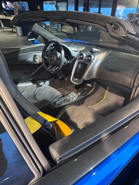 2019 McLaren 570S Spider - Image 15 of 18