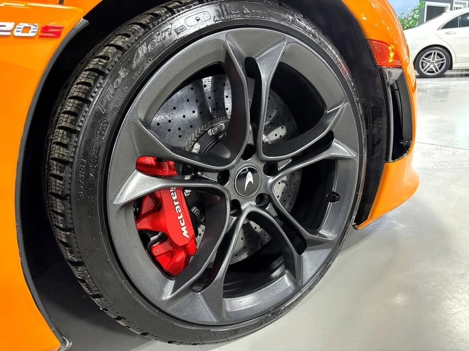 2019 McLaren 720S - Image 7 of 19