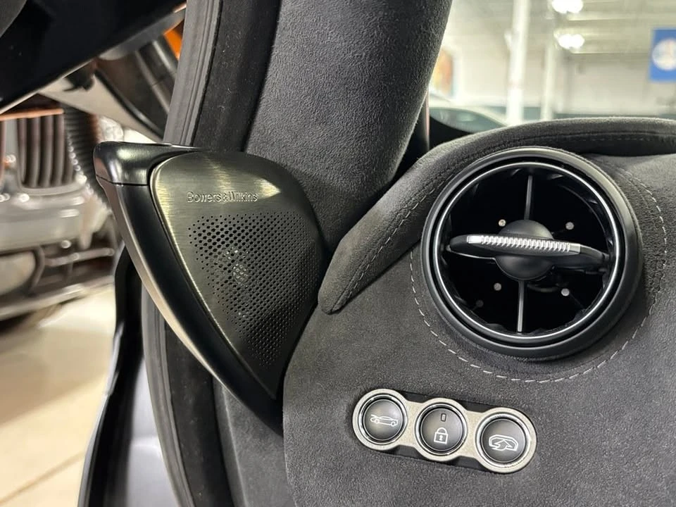 2019 McLaren 720S - Image 17 of 19