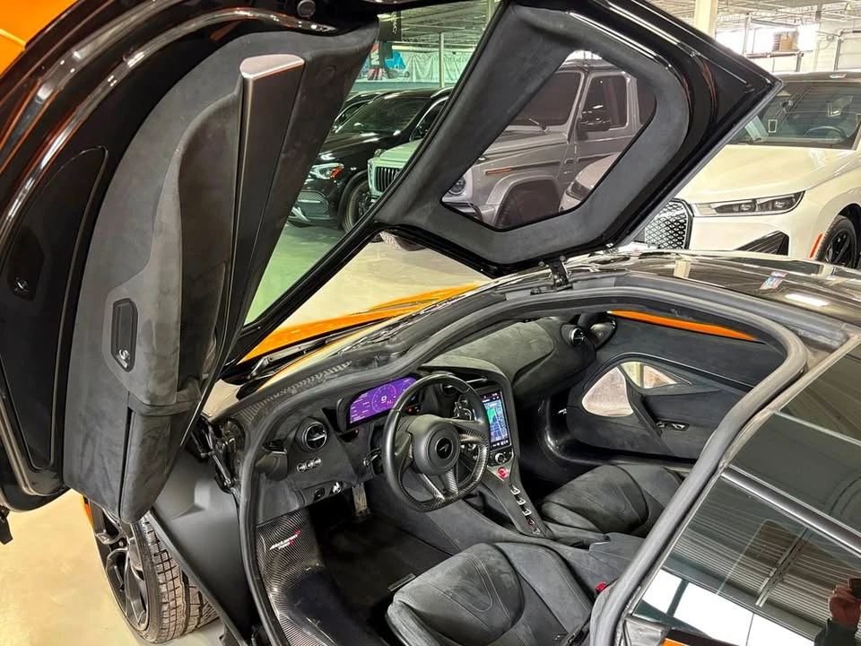 2019 McLaren 720S - Image 8 of 19
