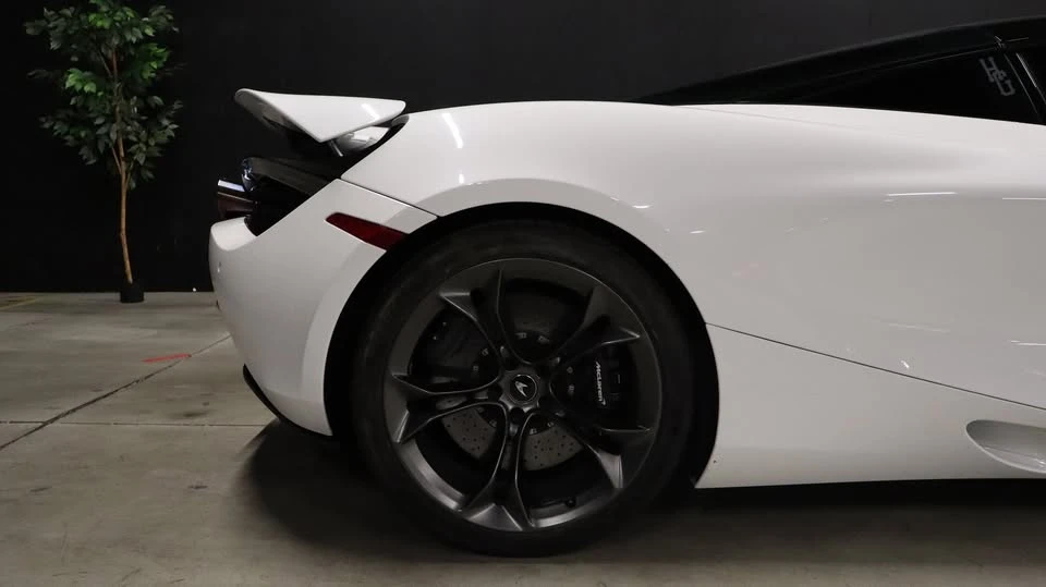 2019 McLaren 720S - Image 12 of 20