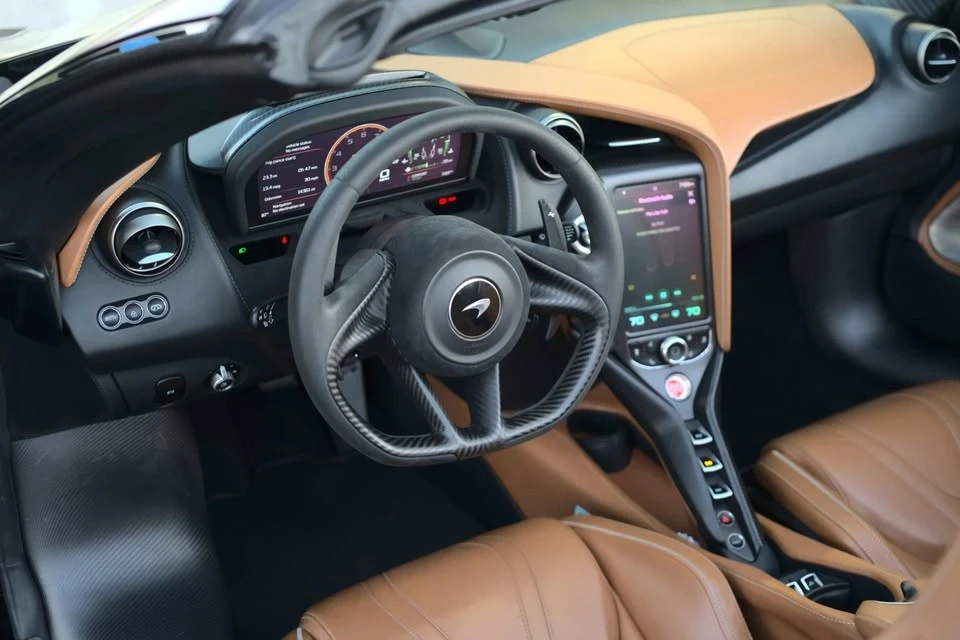 2019 McLaren 720S - Image 17 of 20
