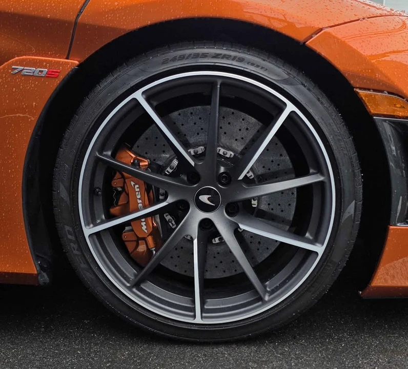 2019 McLaren 720S - Image 15 of 17