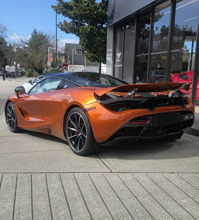 2019 McLaren 720S - Image 2 of 17