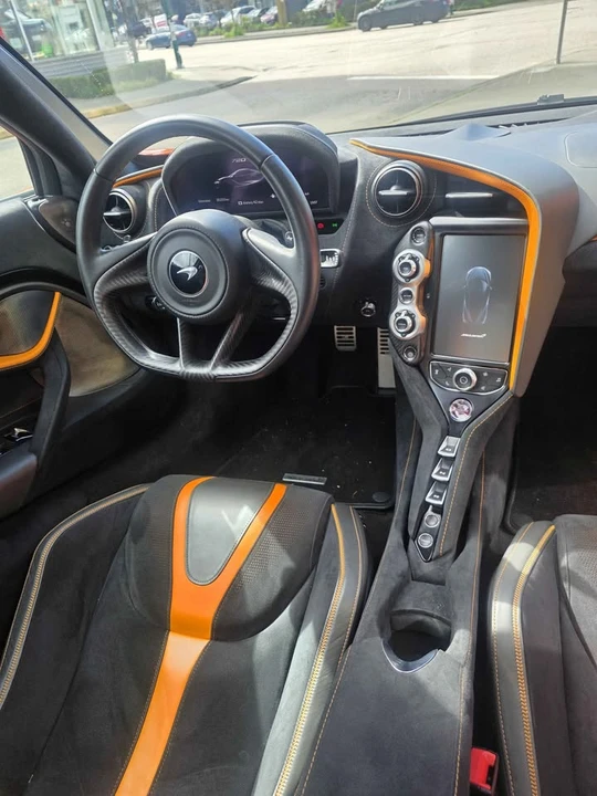 2019 McLaren 720S - Image 8 of 17